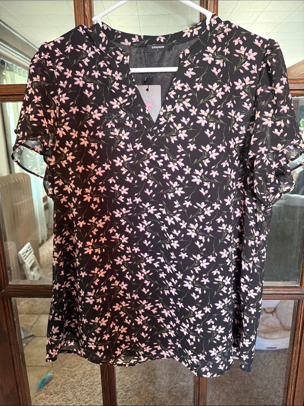 Lotusmile Black Pink Floral Chiffon Flutter Sleeve Split V-Neck Blouse Large NWT